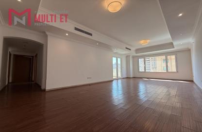 Apartment - 2 Bedrooms - 3 Bathrooms for rent in West Porto Drive - Porto Arabia - The Pearl Island - Doha