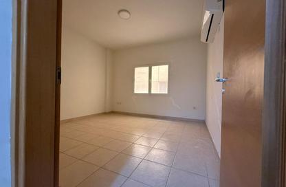 Apartment - 2 Bedrooms - 2 Bathrooms for rent in Musheireb - Musheireb - Doha