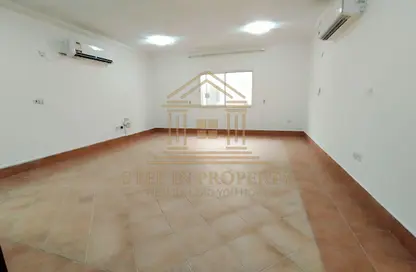 Apartment - 3 Bedrooms - 3 Bathrooms for rent in Anas Street - Fereej Bin Mahmoud North - Fereej Bin Mahmoud - Doha