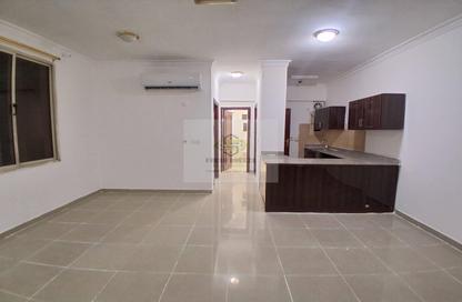 Apartment - 1 Bedroom - 1 Bathroom for rent in Umm Ghuwailina 4 - Umm Ghuwailina - Doha