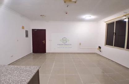 Apartment - 1 Bedroom - 1 Bathroom for rent in Umm Ghuwailina 4 - Umm Ghuwailina - Doha
