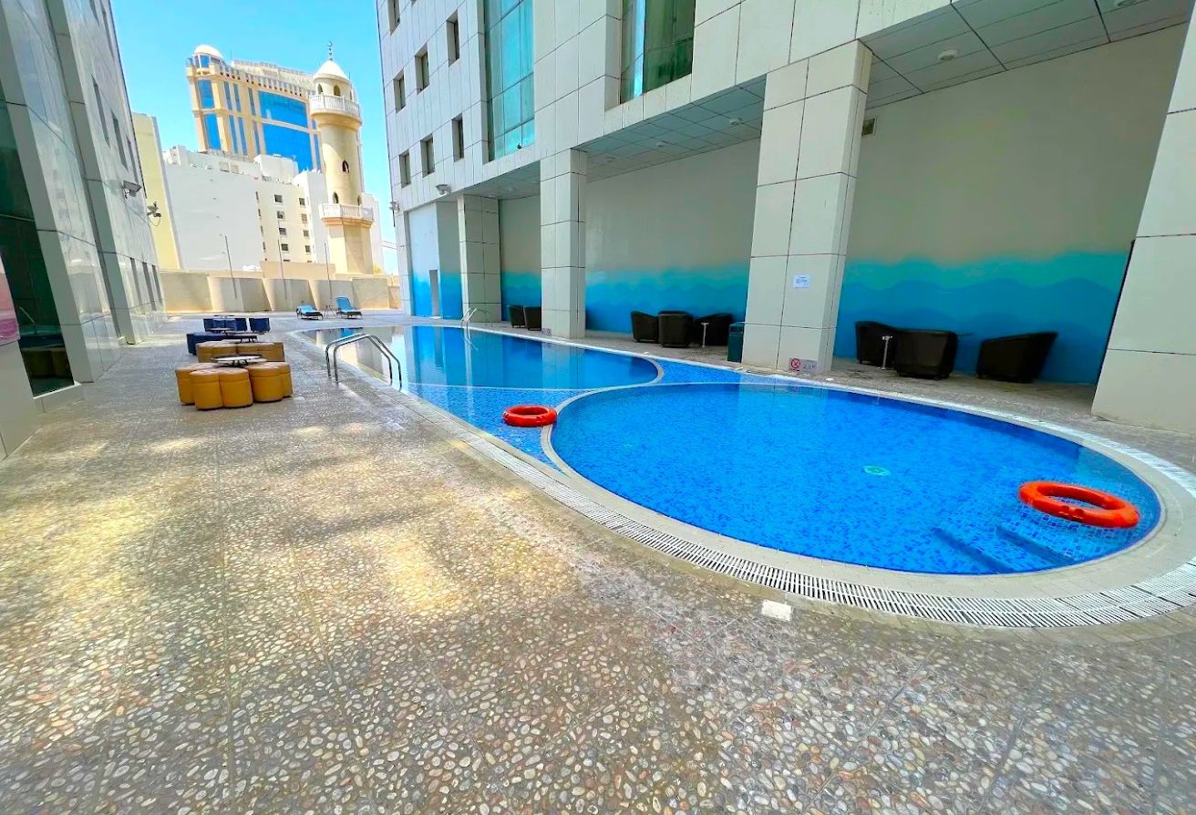 NEAR METRO | HUGE LAYOUT 2 BHK | POOL + GYM ACCESS - apartment in Old Salata
