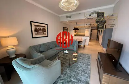 Apartment - 2 Bedrooms - 4 Bathrooms for rent in Viva West - Viva Bahriyah - The Pearl Island - Doha