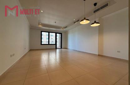 Apartment - 2 Bedrooms - 3 Bathrooms for rent in West Porto Drive - Porto Arabia - The Pearl Island - Doha