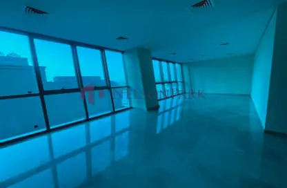 Apartment - 3 Bedrooms - 5 Bathrooms for rent in Zig Zag Tower B - Zig Zag Towers - West Bay - Doha