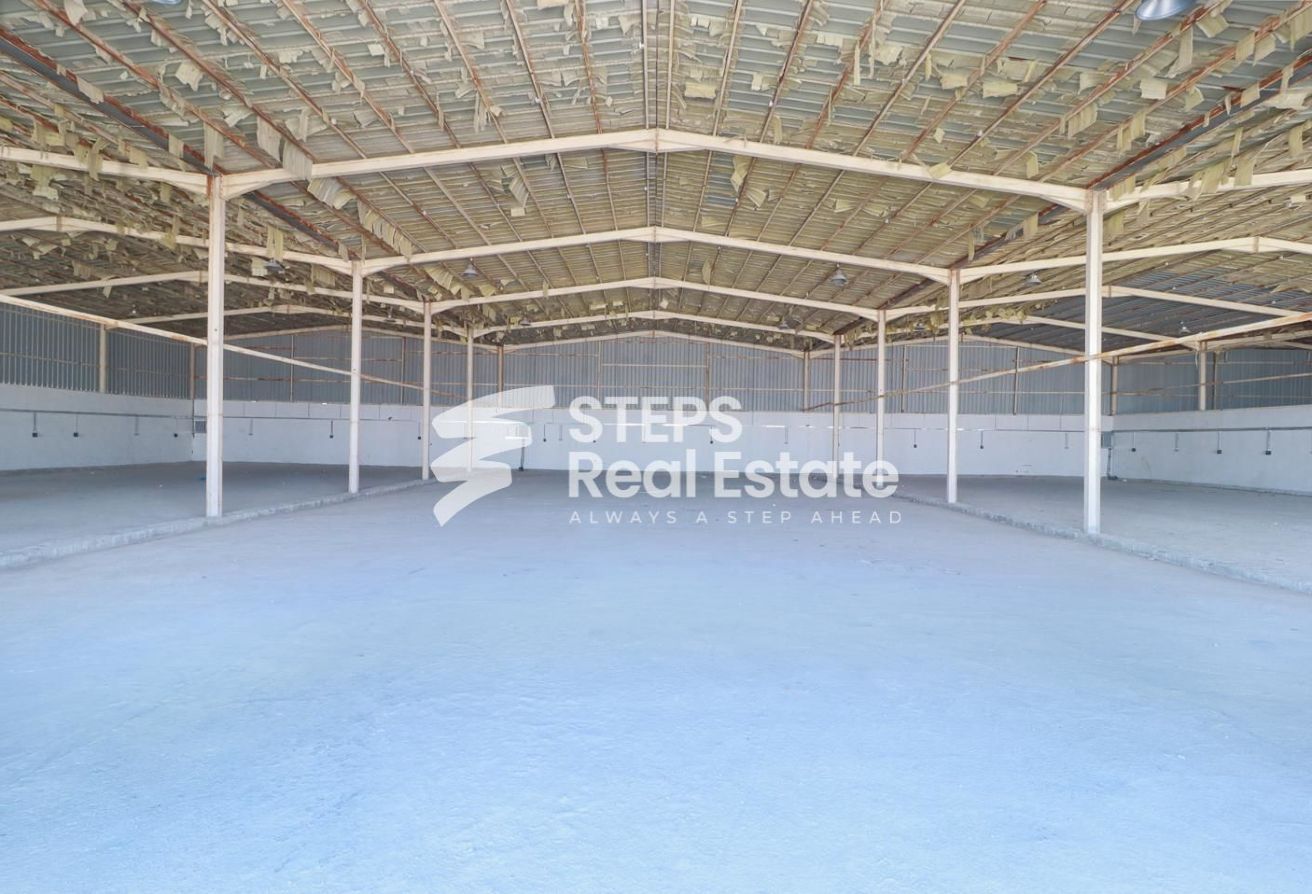 Steel Workshop with Rooms for Rent