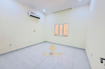 Apartment - 3 Bedrooms - 2 Bathrooms for rent in Umm Qarn - Al Daayen