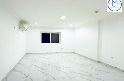 Apartment - 2 Bedrooms - 2 Bathrooms for rent in Bin Omran 35 - Fereej Bin Omran - Doha