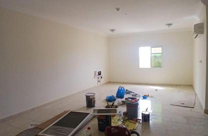 Apartment - 3 Bedrooms - 2 Bathrooms for rent in Fereej Bin Mahmoud - Doha