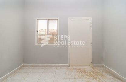 Warehouse - Studio for rent in East Industrial Street - Birkat Al Awamer - Al Wakra