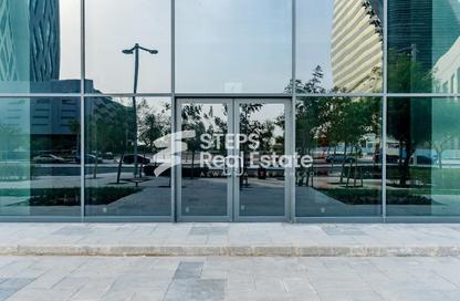 Shop - Studio - 1 Bathroom for sale in Marina Tower 02 - Marina District - Lusail