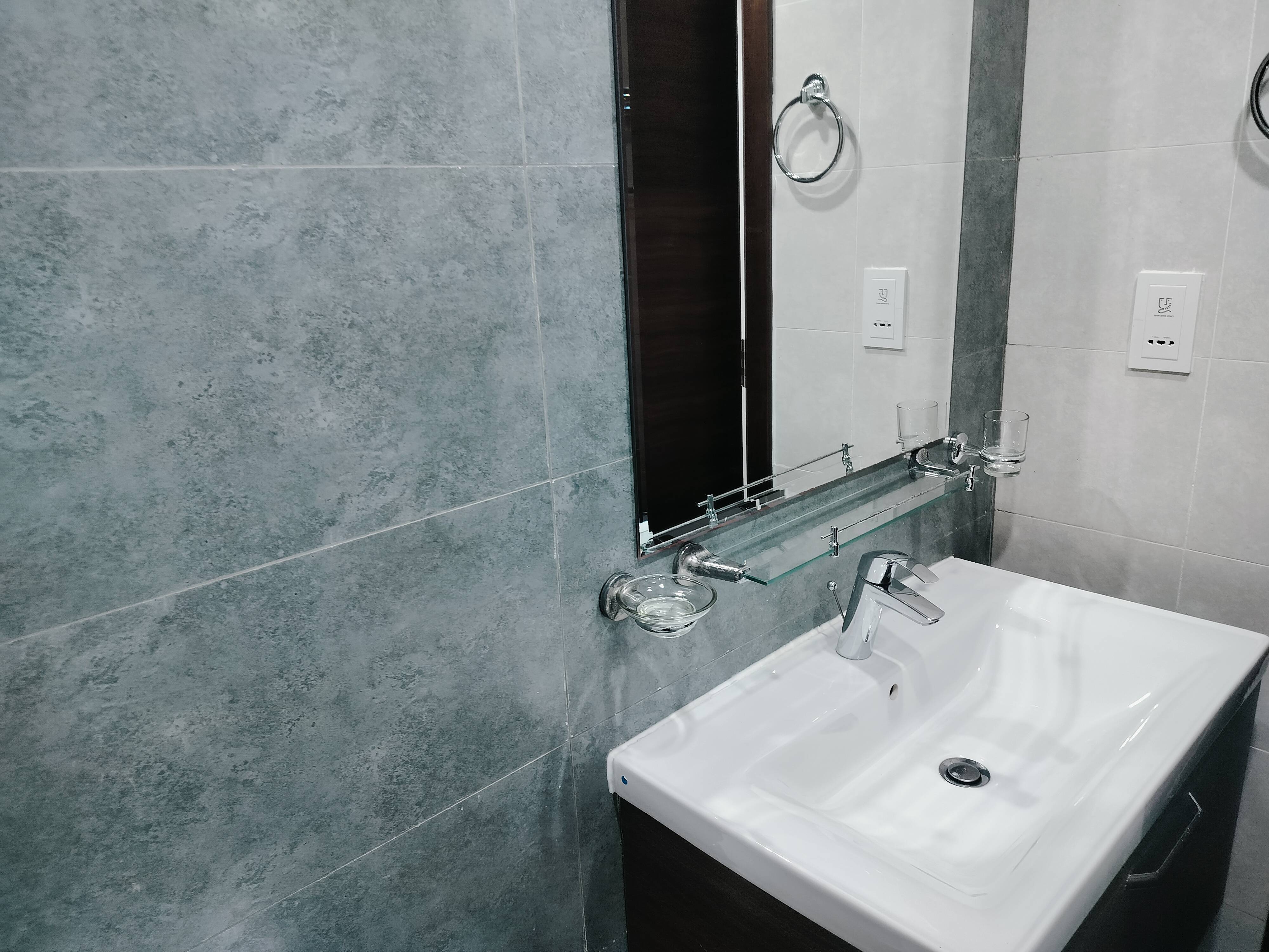 Big size 2 BHK I FF I EXL I Balcony I Gym pool thumbnail 12