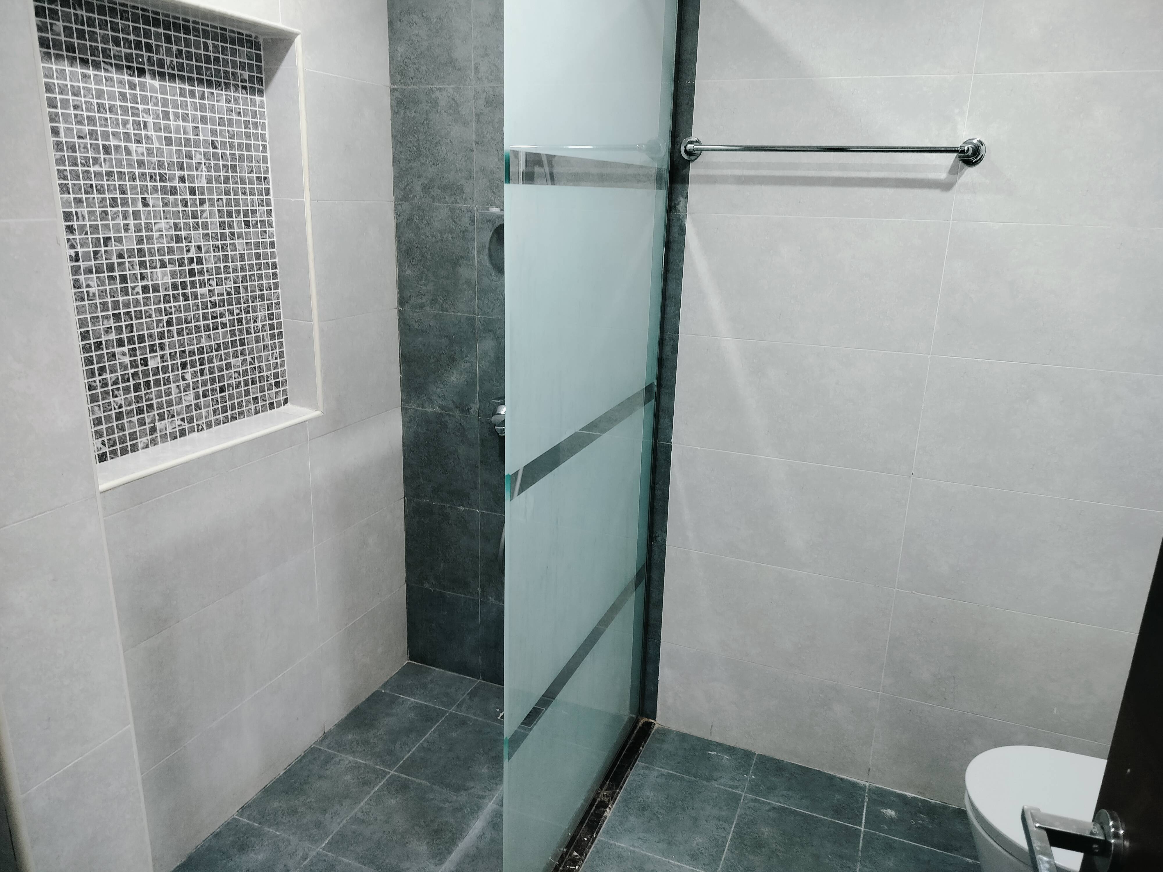 Big size 2 BHK I FF I EXL I Balcony I Gym pool thumbnail 8