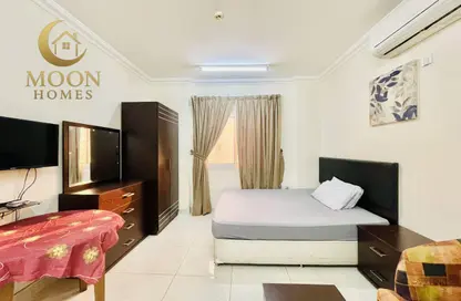 Apartment - Studio - 1 Bathroom for rent in Umm Ghuwailina 4 - Umm Ghuwailina - Doha
