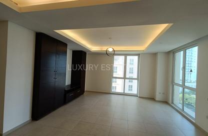 Apartment - 1 Bedroom - 2 Bathrooms for rent in Viva West - Viva Bahriyah - The Pearl Island - Doha