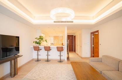 Apartment - 1 Bedroom - 2 Bathrooms for rent in Gewan Island - The Pearl Island - Doha