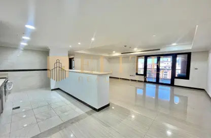 Apartment - 2 Bedrooms - 3 Bathrooms for rent in West Porto Drive - Porto Arabia - The Pearl Island - Doha