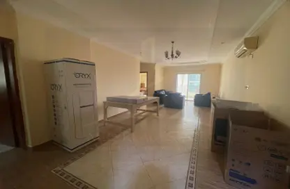 Apartment - 2 Bedrooms - 2 Bathrooms for rent in Les Roses Executive Apartments 3 - Al Mansoura - Doha