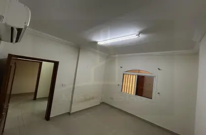 Apartment - 3 Bedrooms - 3 Bathrooms for rent in Al Mansoura - Al Mansoura - Doha