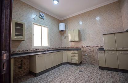 مجمع سكني - 5 غرف نوم - 5 حمامات للايجار في منطقة مويثر - الريان - الدوحة