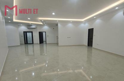 Villa - 5 - 6 for rent in West Bay Tower - West Bay - West Bay - Doha