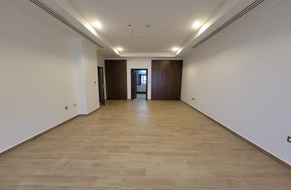 Apartment - 3 Bedrooms - 3 Bathrooms for rent in East Porto Drive - Porto Arabia - The Pearl Island - Doha