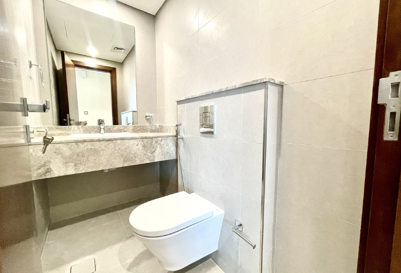 High-Floor Marina Living | 2BR in Lusail thumbnail 9