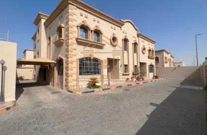 Compound - 3 Bedrooms - 3 Bathrooms for rent in Al Maamoura - Al Maamoura - Doha
