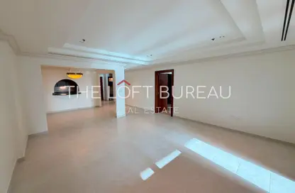 Apartment - 1 Bedroom - 2 Bathrooms for rent in West Porto Drive - Porto Arabia - The Pearl Island - Doha