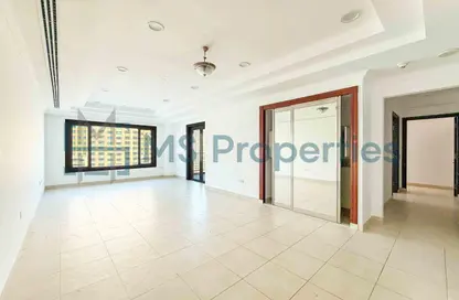 Apartment - 2 Bedrooms - 3 Bathrooms for rent in West Porto Drive - Porto Arabia - The Pearl Island - Doha