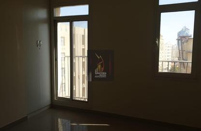 Apartment - 3 Bedrooms - 2 Bathrooms for rent in Royal Plaza - Al Sadd - Doha