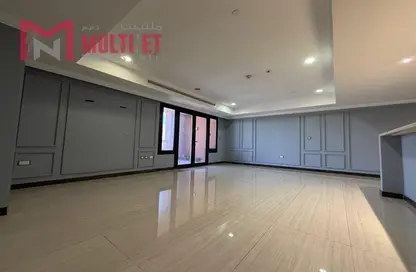 شقة - 2 غرف نوم - 2 حمامات للايجار في طريق بورتو الشرقي - بورتو أرابيا - جزيرة اللؤلؤة - الدوحة