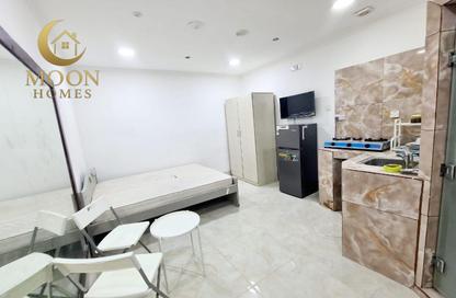 Apartment - Studio - 1 Bathroom for rent in Umm Ghwailina Comm - Umm Ghuwalina - Umm Ghuwailina - Doha