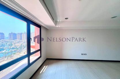 Apartment - 1 Bedroom - 2 Bathrooms for rent in Tower 21 - Porto Arabia - The Pearl Island - Doha