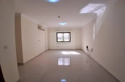 شقة - 2 غرف نوم - 2 حمامات للايجار في شارع الجزيره - فريج بن محمود الشمالي - فريج بن محمود - الدوحة