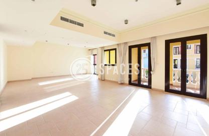 Townhouse - 2 Bedrooms - 3 Bathrooms for sale in Venezia - Qanat Quartier - The Pearl Island - Doha