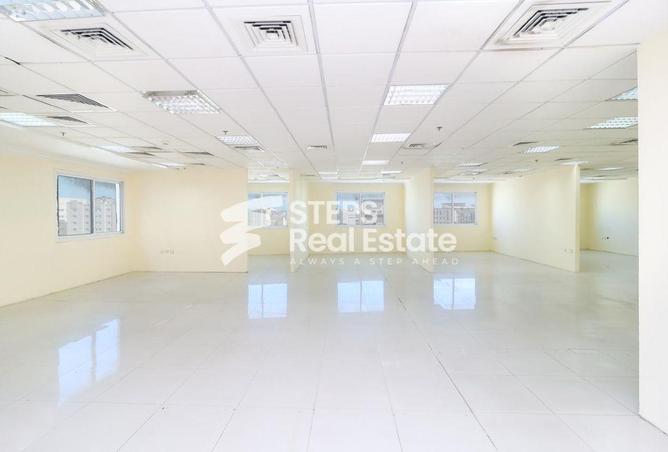 54101557 - Property Image 2