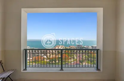 Apartment - 2 Bedrooms - 3 Bathrooms for rent in Viva East - Viva Bahriyah - The Pearl Island - Doha