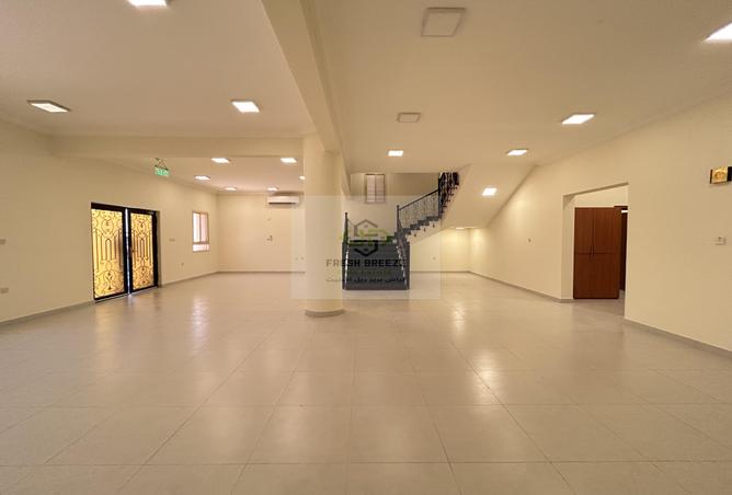 56670923 - Property Image 2