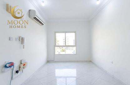 Apartment - 1 Bedroom - 1 Bathroom for rent in Umm Ghuwailina 4 - Umm Ghuwailina - Doha Apartment - 1 Bedroom - 1 Bathroom for rent in Umm Ghuwailina 4 - Umm Ghuwailina - Doha