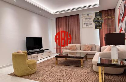 Apartment - 2 Bedrooms - 4 Bathrooms for rent in Floresta Gardens - Floresta Gardens - The Pearl Island - Doha