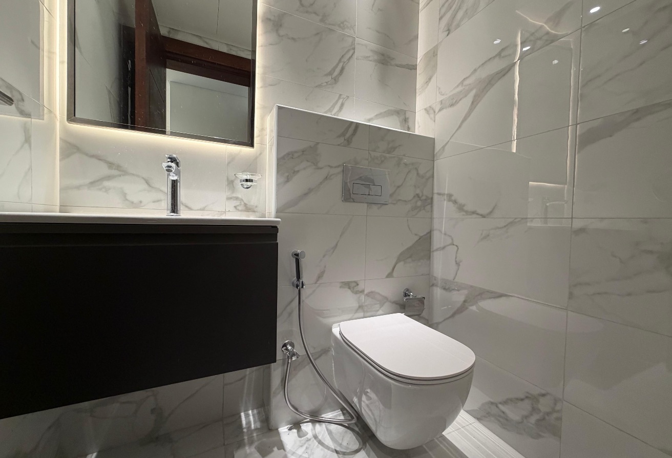 Elegant 1BR at Crystal Residence | Gewan Island thumbnail 7