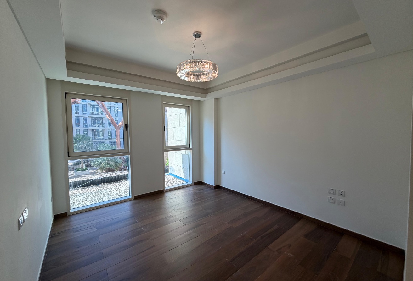 Elegant 1BR at Crystal Residence | Gewan Island thumbnail 9