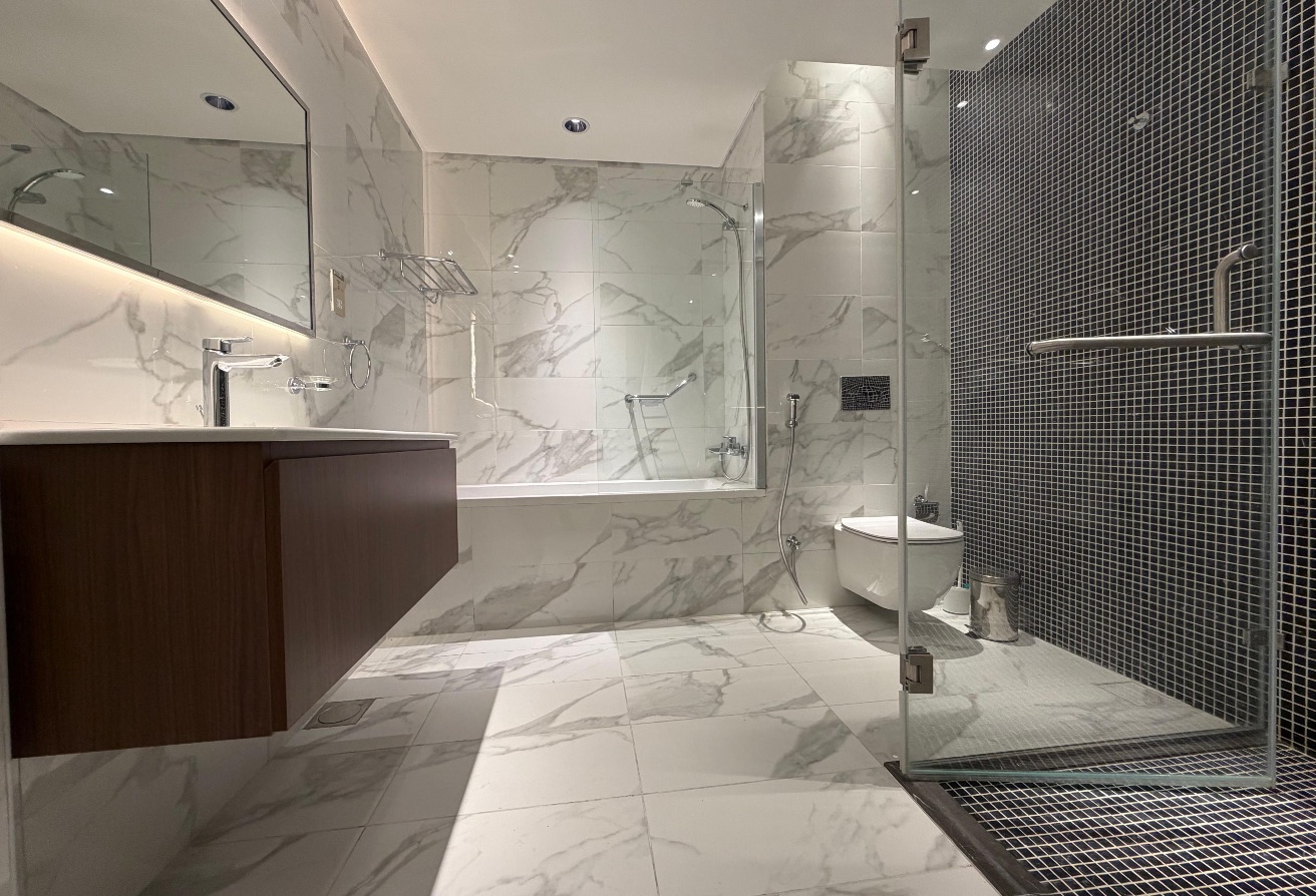 Elegant 1BR at Crystal Residence | Gewan Island thumbnail 11