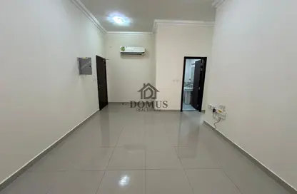 Apartment - 2 Bedrooms - 2 Bathrooms for rent in Thabit Bin Zaid Street - Al Mansoura - Doha