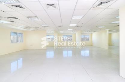 Office Space - Studio - 1 for rent in Umm Ghwailina Comm - Umm Ghuwalina - Umm Ghuwailina - Doha