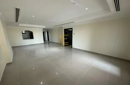 Apartment - 1 Bedroom - 2 Bathrooms for rent in West Porto Drive - Porto Arabia - The Pearl Island - Doha