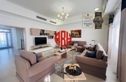 مجمع سكني - 2 غرف نوم - 3 حمامات للايجار في شارع الوعب - الوعب - الدوحة