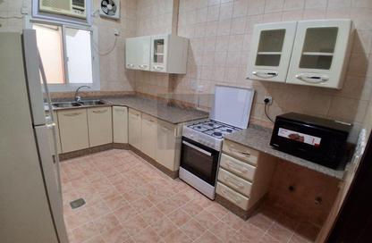 Apartment - 2 Bedrooms - 2 Bathrooms for rent in Bin Omran 35 - Fereej Bin Omran - Doha