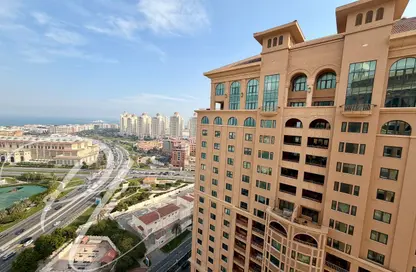 Apartment - 1 Bedroom - 2 Bathrooms for rent in Tower 18 - Porto Arabia - The Pearl Island - Doha